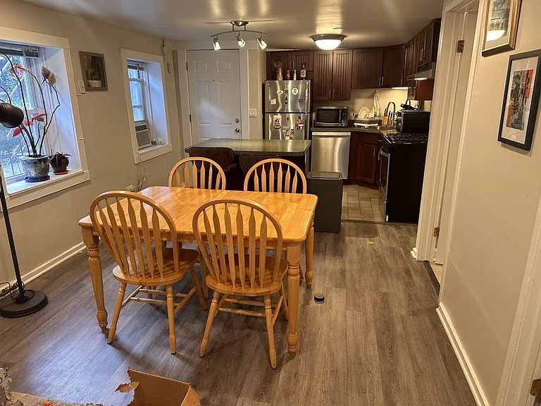 1613 W Pierce Ave #G — Photo 3