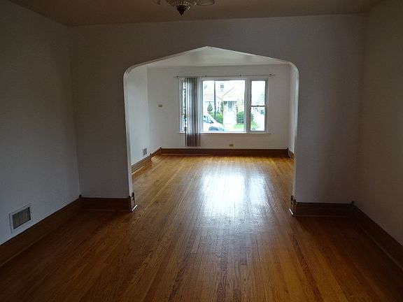 3rd image of 3511 S 57th Ct
