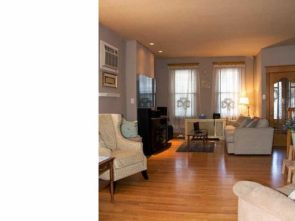 5th image of 2647 E Ontario St