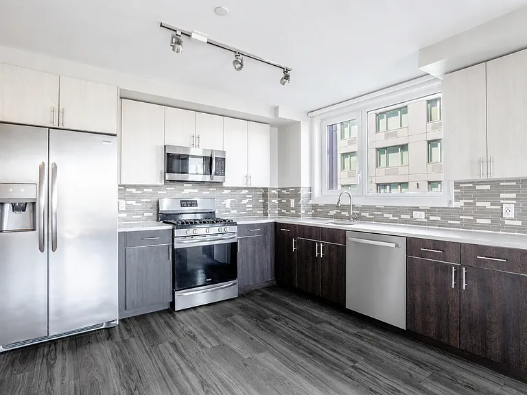 17802 Hillside Ave #309 — Photo 6
