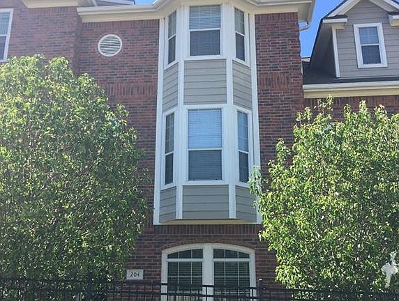 3rd image of 305 Holleman Dr Unit 204