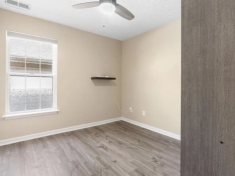 141 Clover Valley Dr — Photo 10