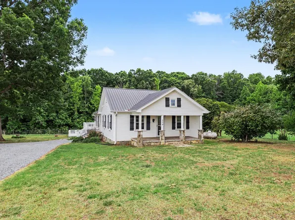 216 Clark Ln, Siler City, NC 27344