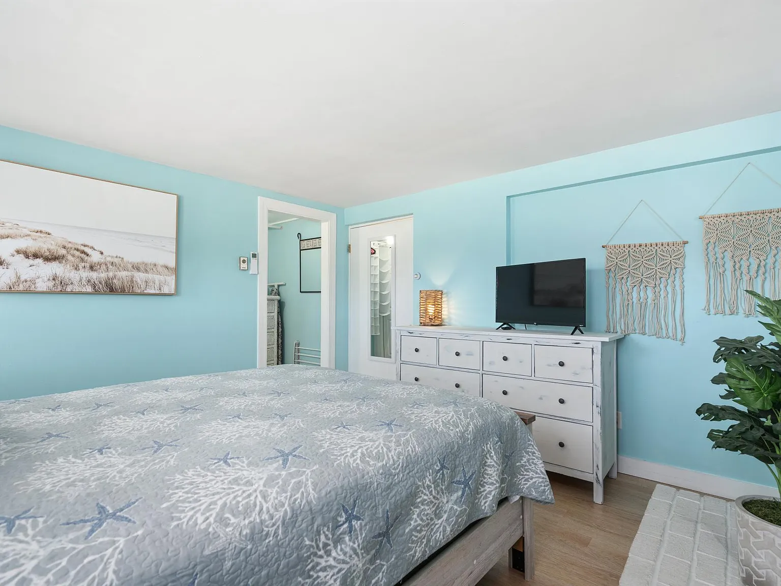 3 bed, 1050 sqft, $2,750 — Photo 4