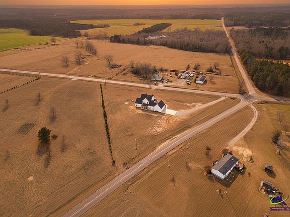 3rd image of 701 Pitts Rd