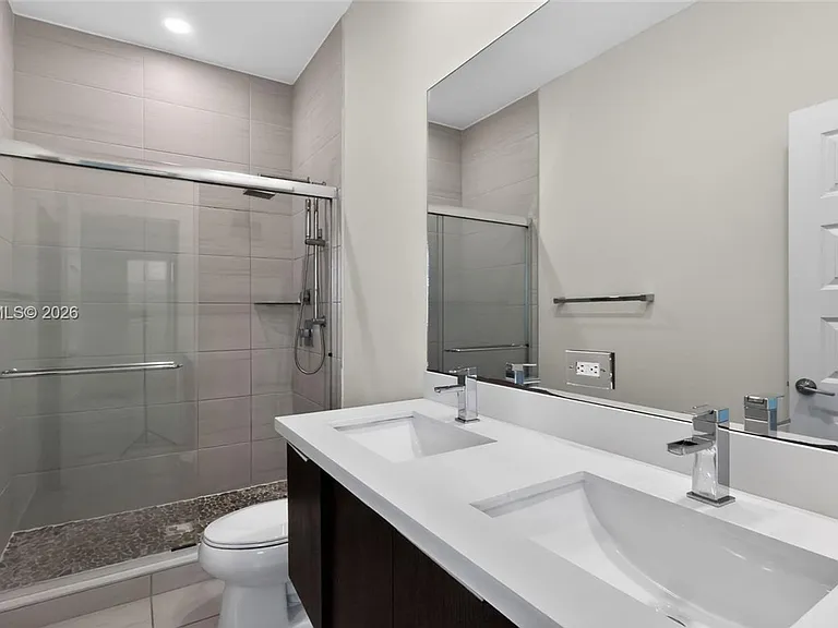 10467 NW 82nd St #10 — Photo 10