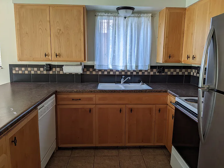 575 E 11th Ave #L — Photo 5