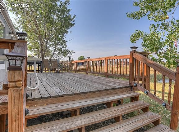 4th image of 19835 Oasis Ave