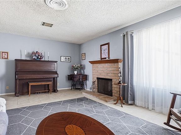 5th image of 21404 Baldwin Ln