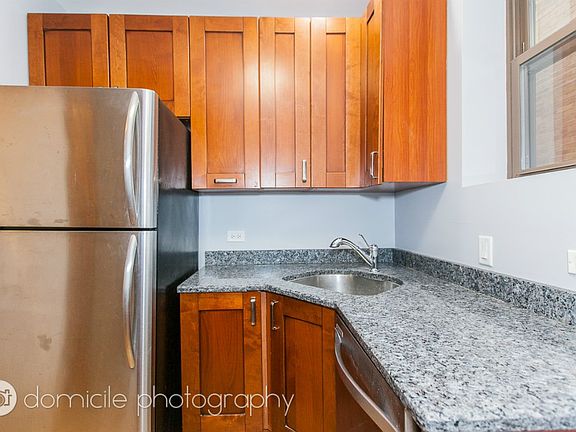 5th image of 1652 W Farwell Ave #1