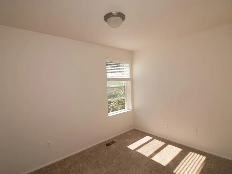 Columbia Crest Townhomes — Photo 23