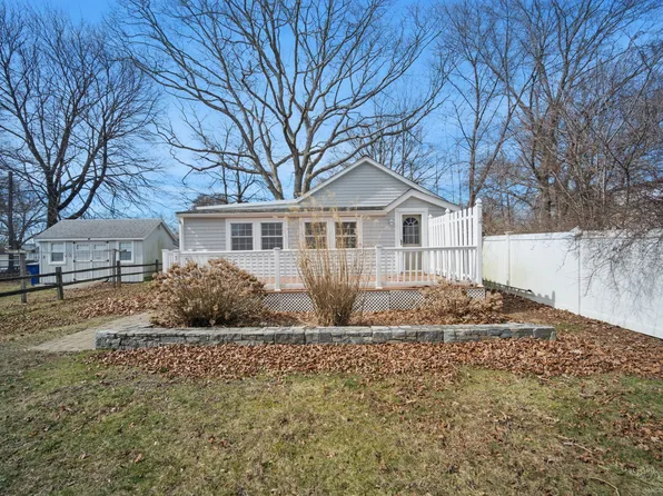 5 Hartford Avenue, Old Lyme, CT 06371