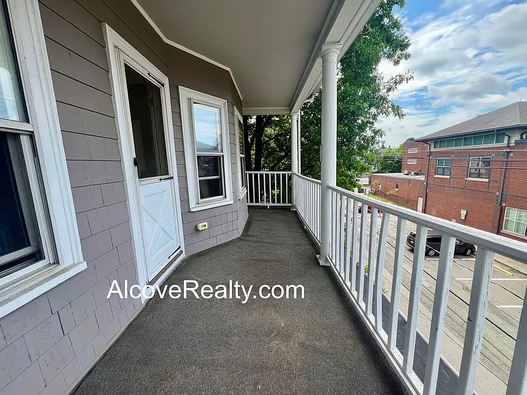 21-3 Sartwell Ave — Photo 10
