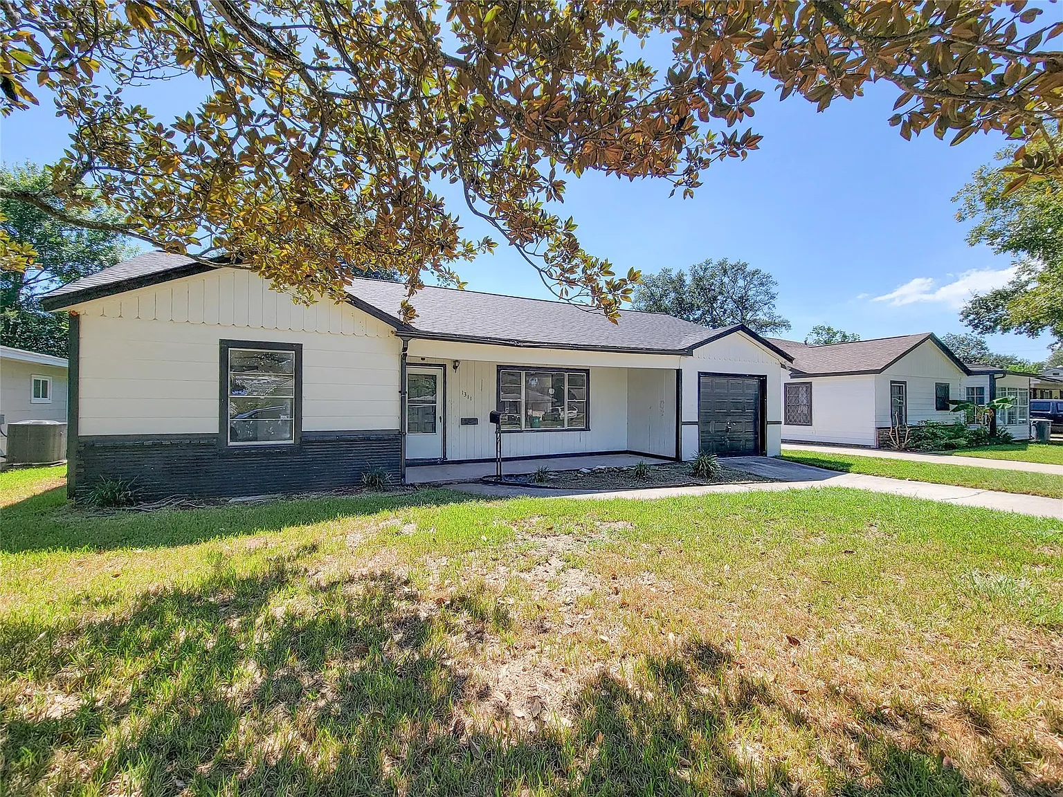 3 bed, 1.0 bath, 1659 sqft, $1,695 — Photo 3