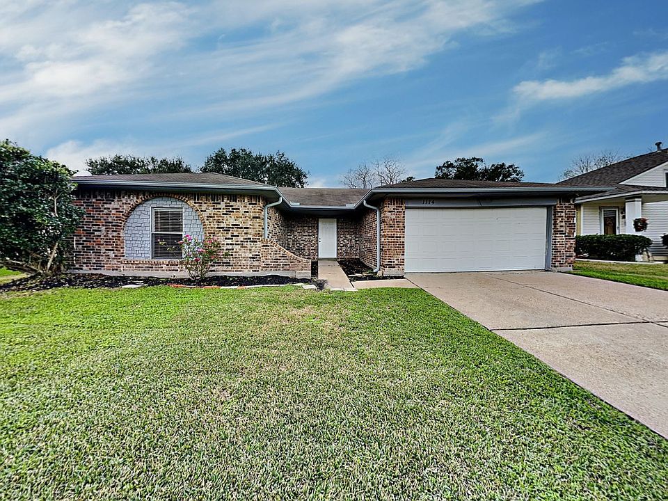 1st image of 1114 E Brompton Dr