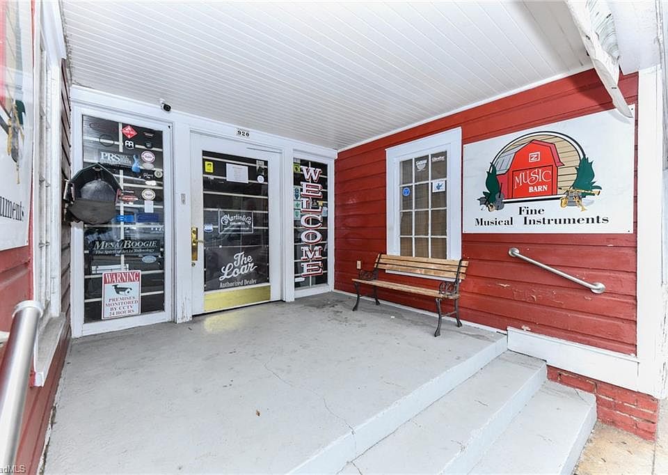 1st image of 920 S Chapman St