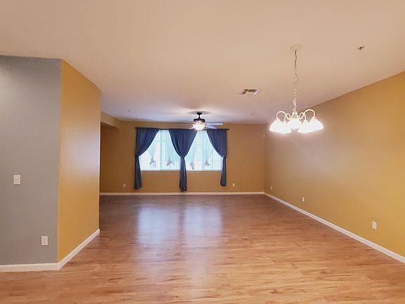 2nd image of 1040 Summer Ln