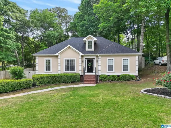 6071 Woodvale Dr, Helena, AL 35080