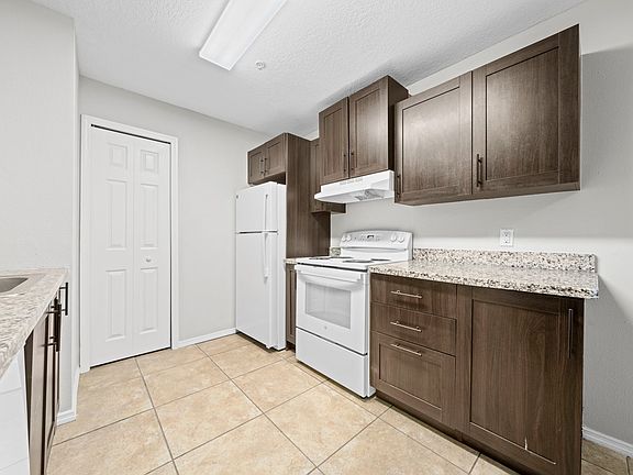 4th image of 484 Mercury Ave SE #207