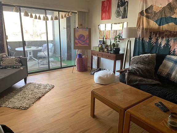 bright grandroom off patio