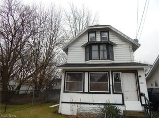 1268 Waterloo Rd, Akron, OH 44314