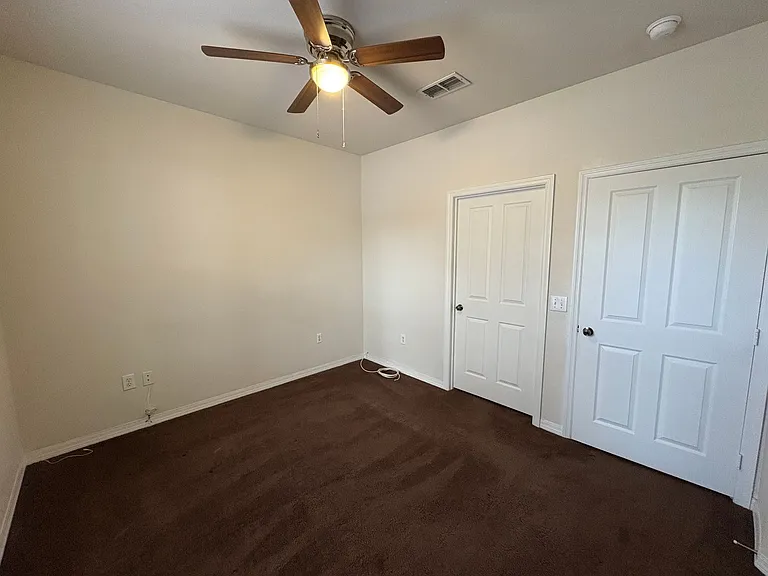 1003 Hemingway Cir — Photo 6