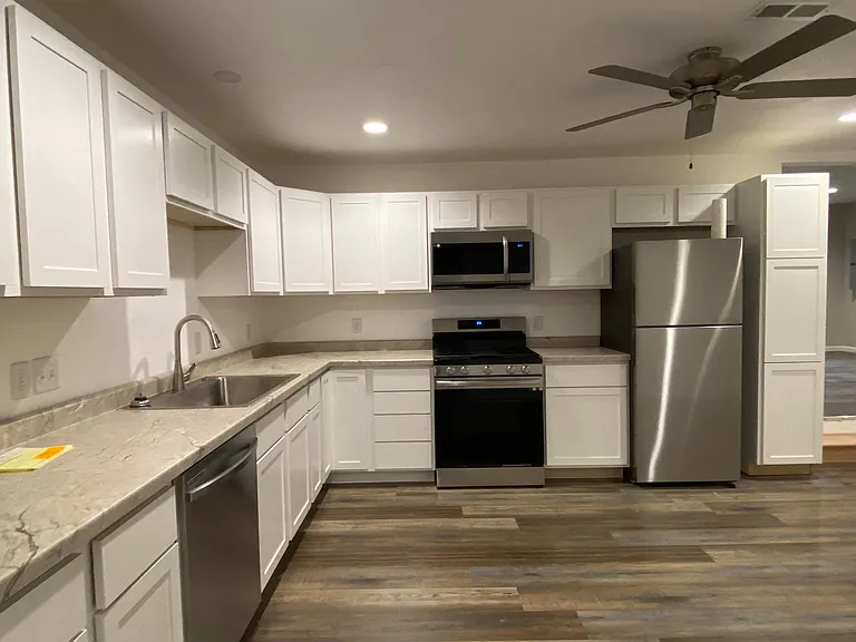 511 Joy Dr — Photo 9