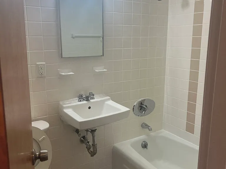 180 Beacon St #3 — Photo 1