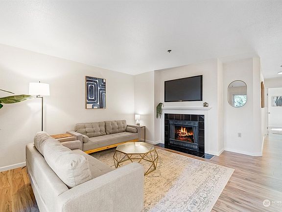 4th image of 8805 166th Avenue NE #B03