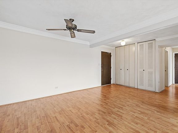 4th image of 625 W Huntington Commons Rd APT 405