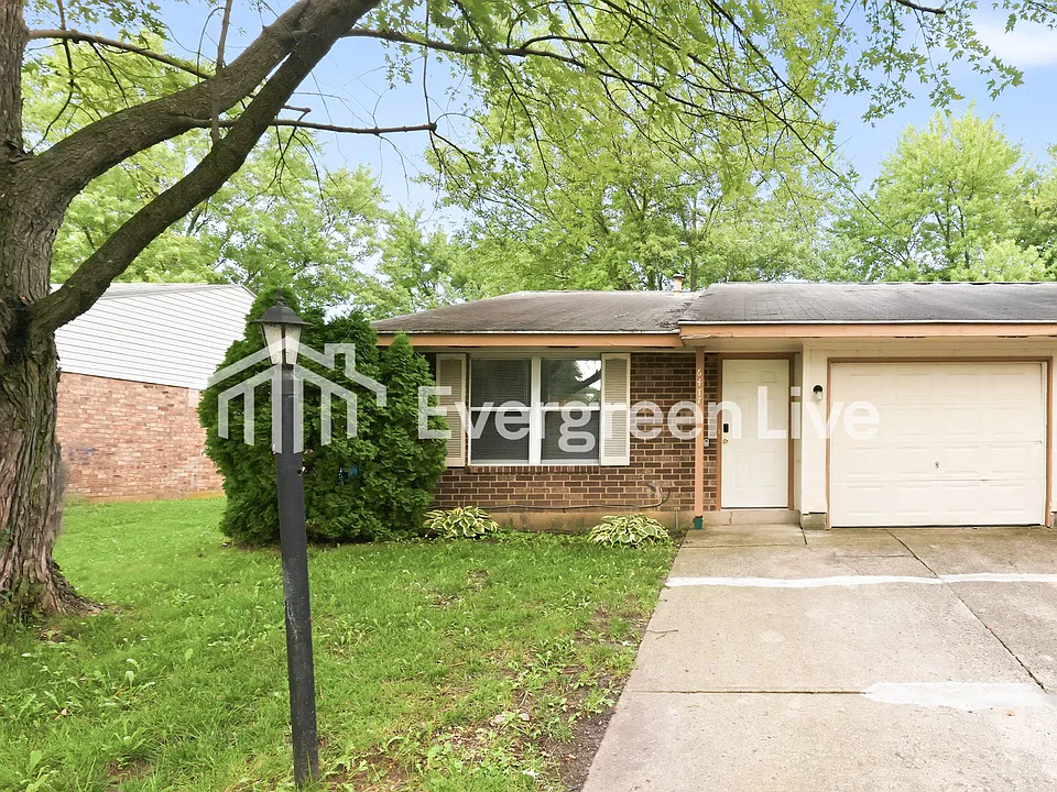 6477 Rolling Glen Dr