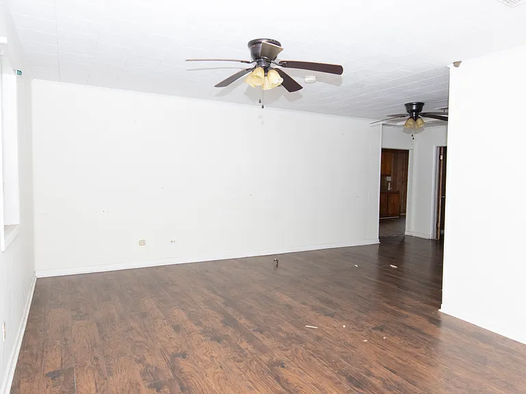 405 Johnston St — Photo 10