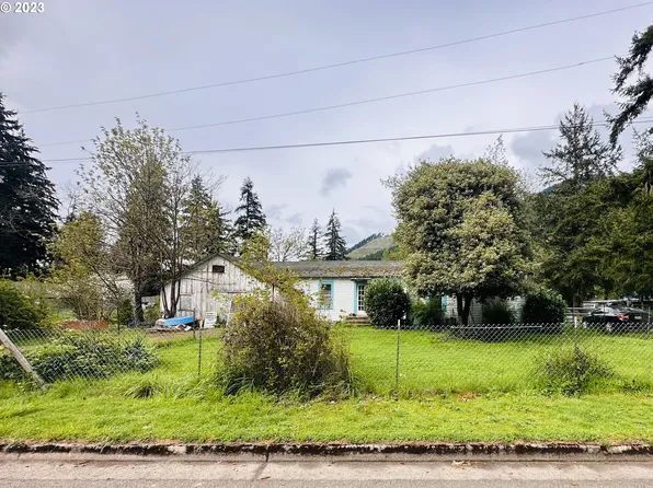 37681 Row River Rd, Dorena, OR 97434