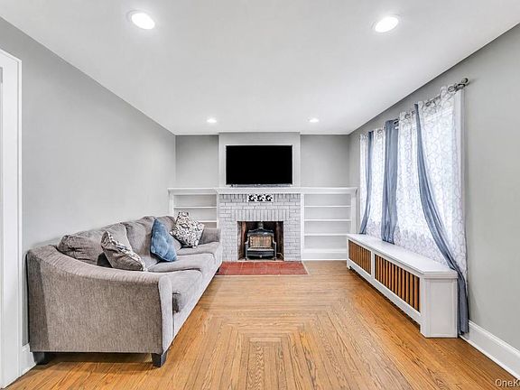 4th image of 12 Mallar Avenue