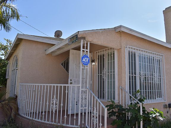 2nd image of 10701 Doty Ave