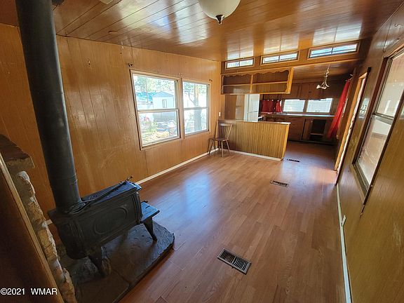5th image of 1753 Park Ln
