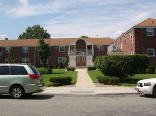 67-14 Cloverdale Blvd #B, Oakland Gardens, NY 11364