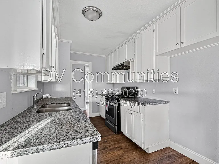3315 Bond St — Photo 23