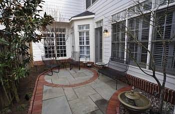 3rd image of 1394 Ingleside Ave