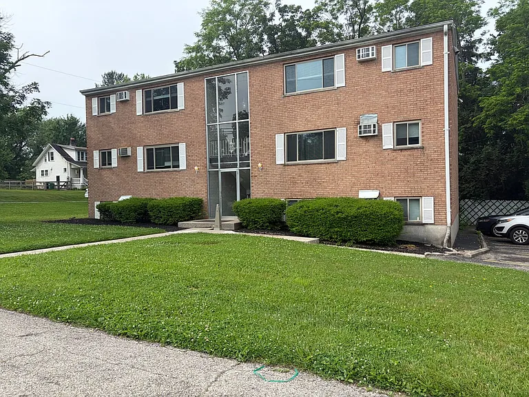 220 Oak Street — Photo 7