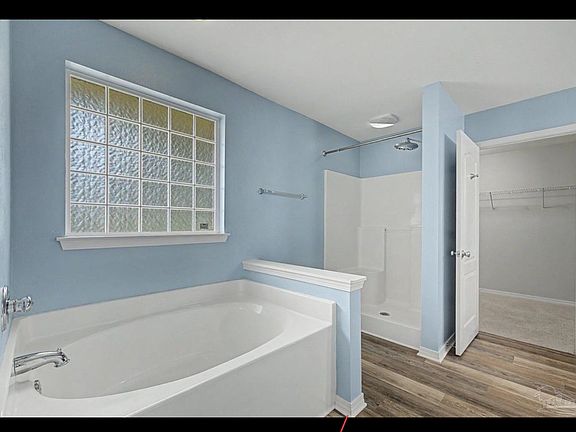 3rd image of 5897 Arch Ave