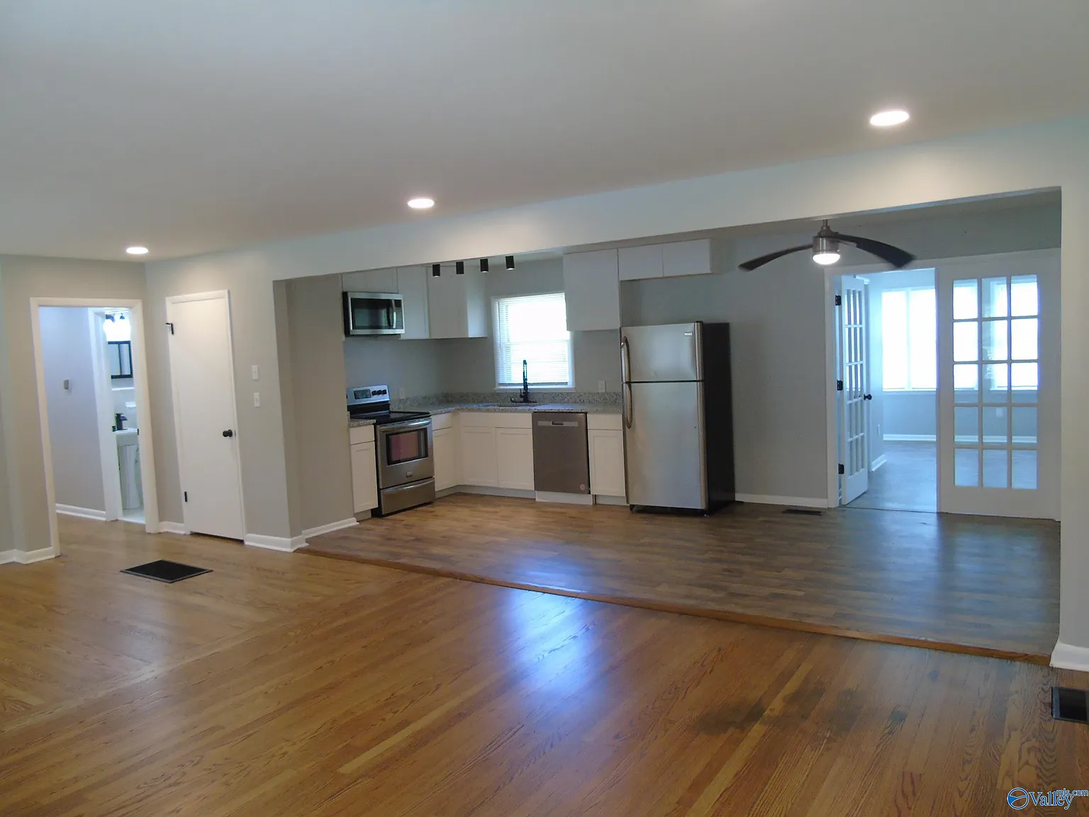 3 bed, 2.5 bath, 1707 sqft, $1,850 — Photo 2