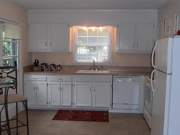 Large, modern kitchen with ample counter and cabinet space
