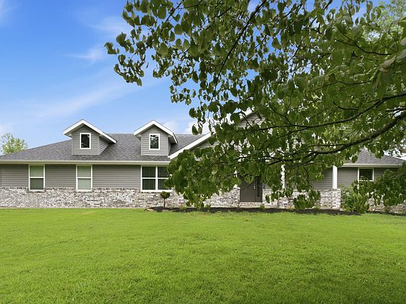 4th image of 542 Sommer Lane