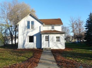371 E 2nd St, Parker, SD 57053