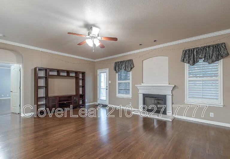 22714 Sabine Smt — Photo 14