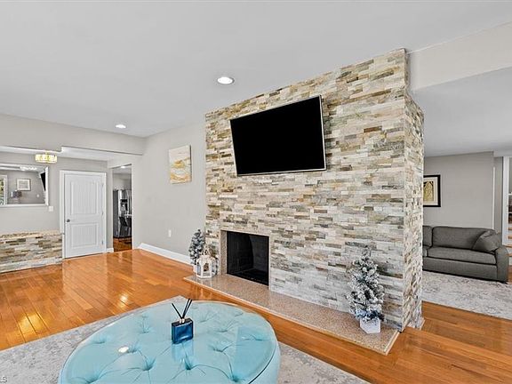 5th image of 119 Hillcrest Rd