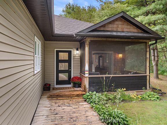 5th image of 51 Spring Dr