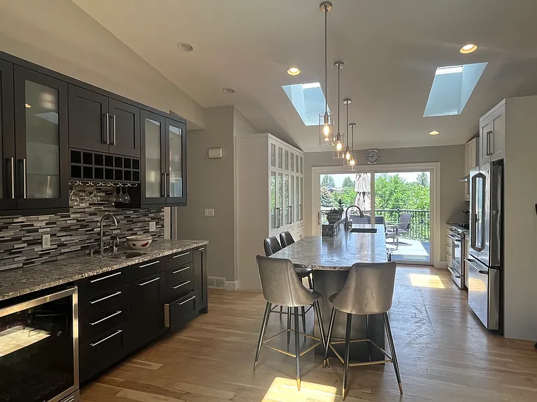 792 Ithaca Dr — Photo 3