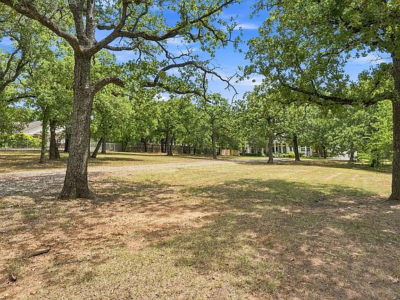 4th image of 1244 Johnson Rd